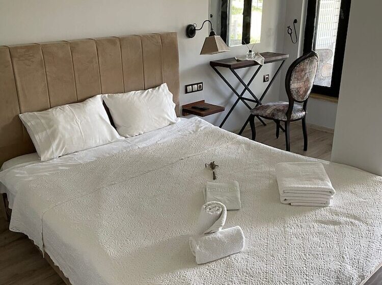 هتل Aya Yorgi Evleri