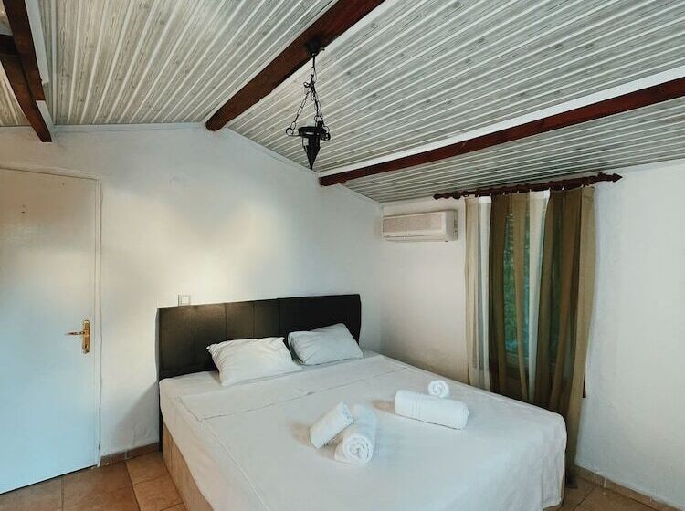 هتل Aya Yorgi Evleri