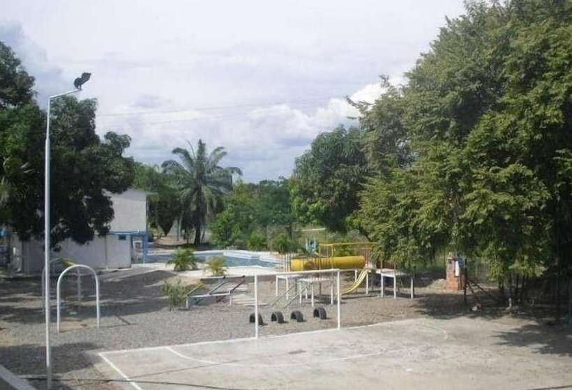 هتل Centro Vacacional Maria Dayana