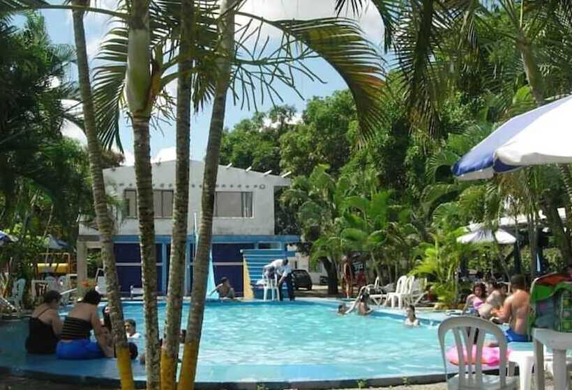 هتل Centro Vacacional Maria Dayana