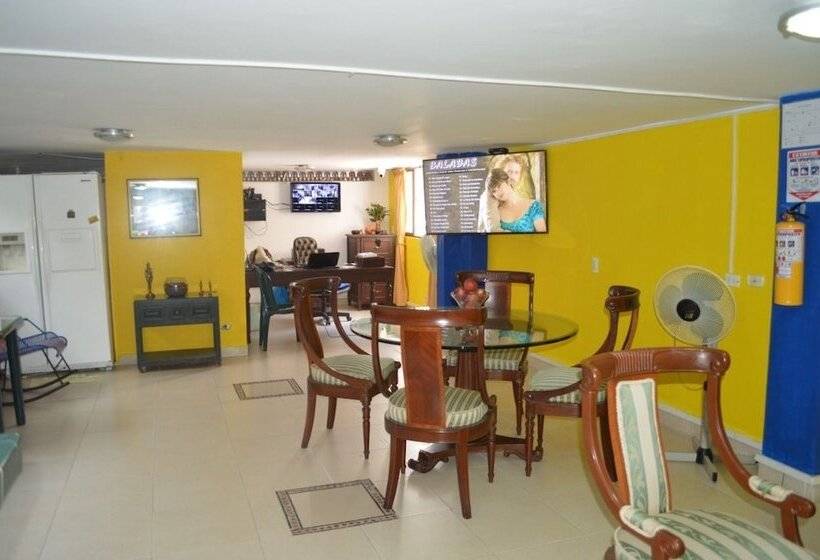 Hotel Corales Del Mar