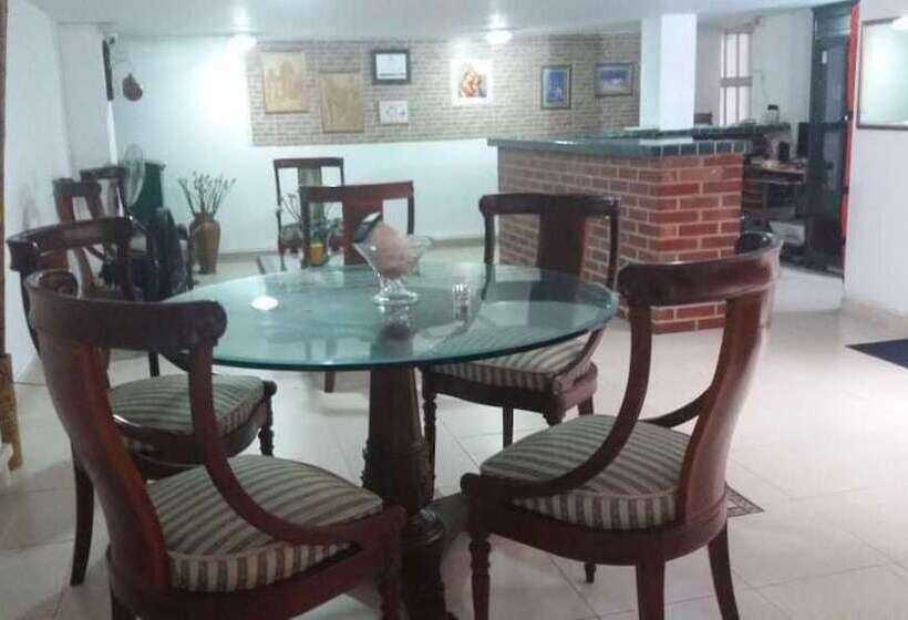 Hotel Corales Del Mar