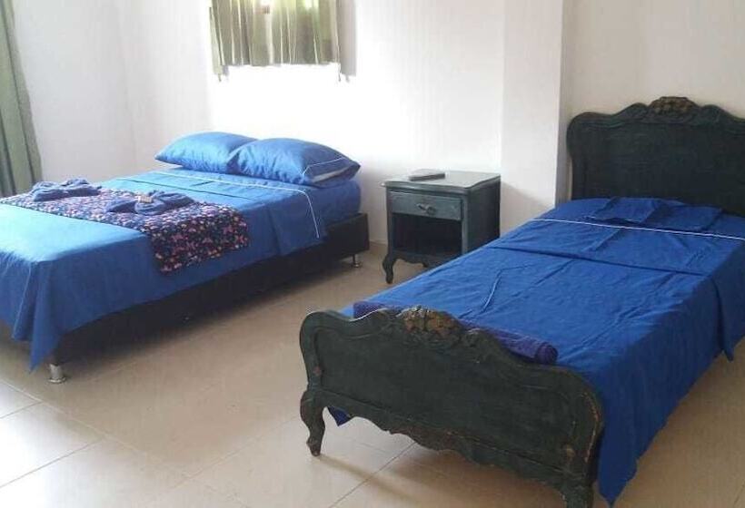 Hotel Corales Del Mar