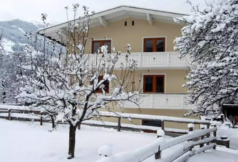 ホテル Ferienhaus Stoanerhof