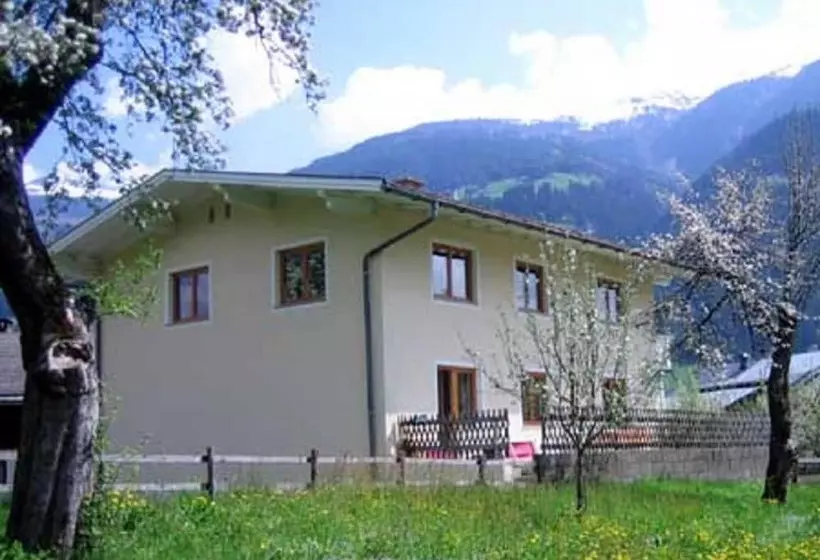 ホテル Ferienhaus Stoanerhof