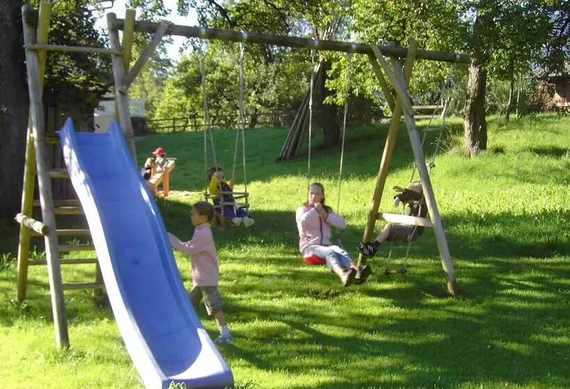 ホテル Ferienhaus Stoanerhof