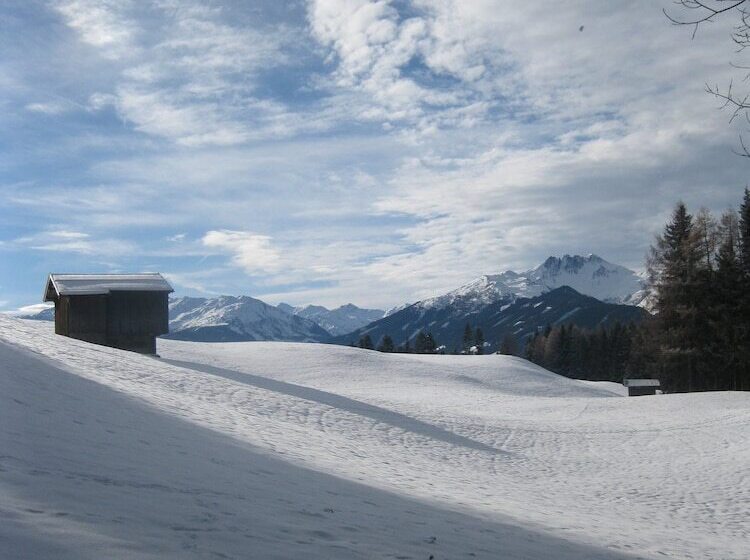 Отель Ferienhaus Stoanerhof