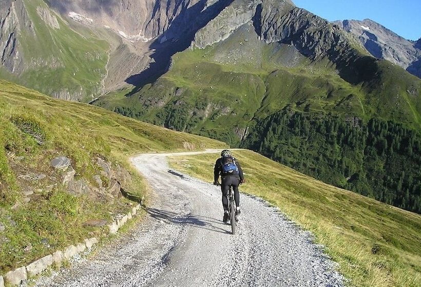 Отель Ferienhaus Stoanerhof