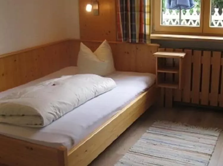 ホテル Ferienhaus Stoanerhof