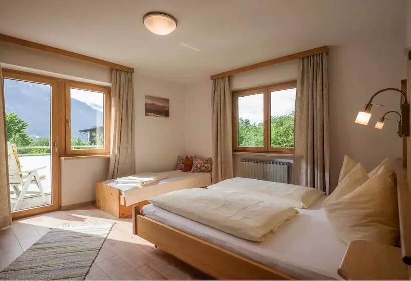 ホテル Ferienhaus Stoanerhof