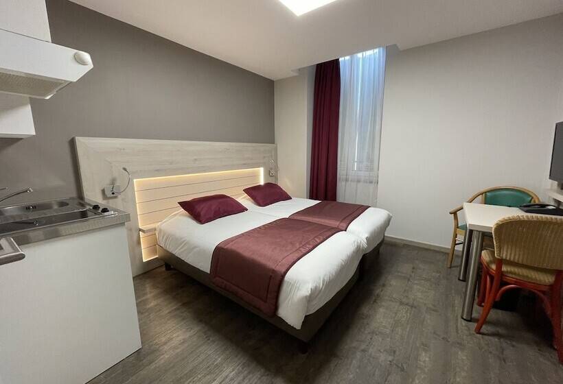 Отель La Tour D'ivoire