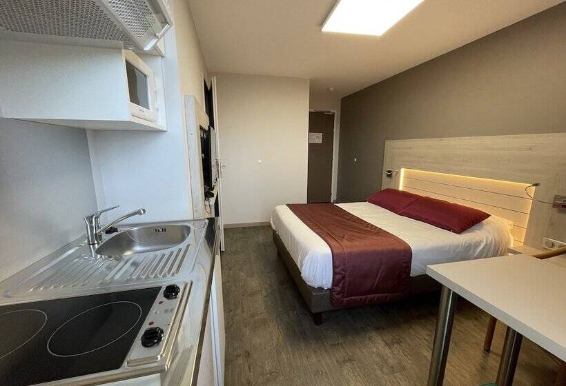 Отель La Tour D'ivoire