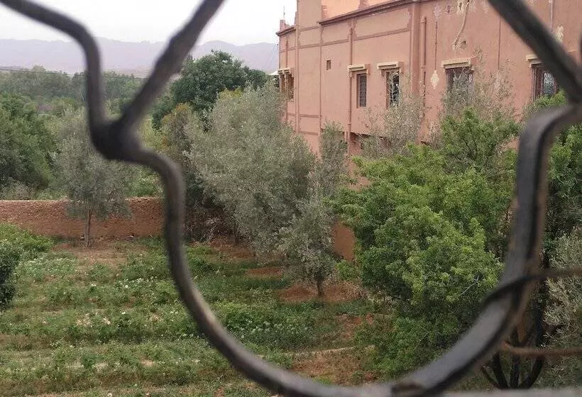 Hotelli Mandar Saghrou Tazakht