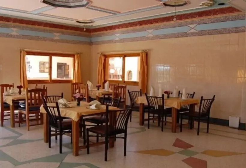 Hotelli Mandar Saghrou Tazakht