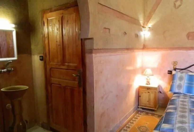 Hotelli Mandar Saghrou Tazakht