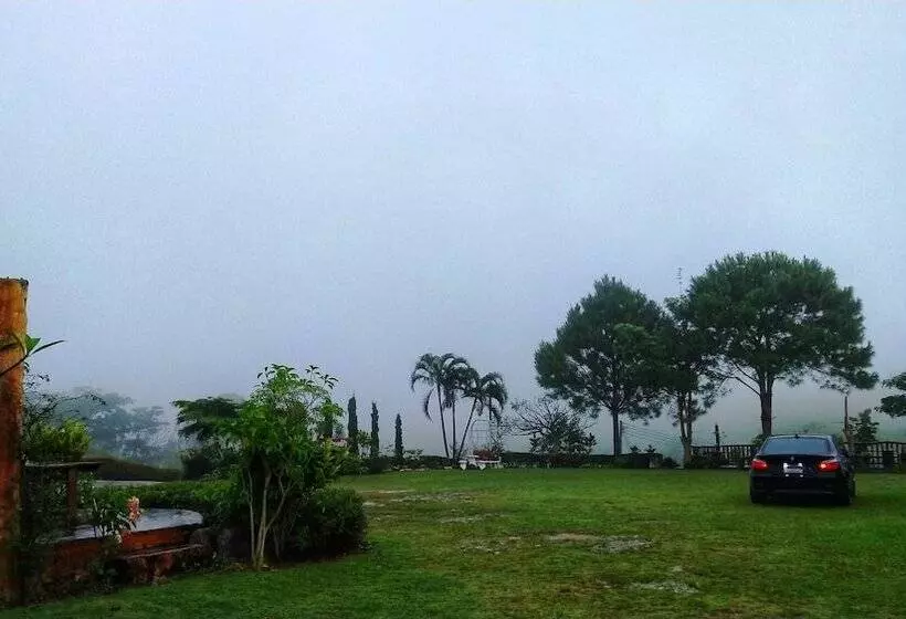 Hotelli Phusiatfha Resort