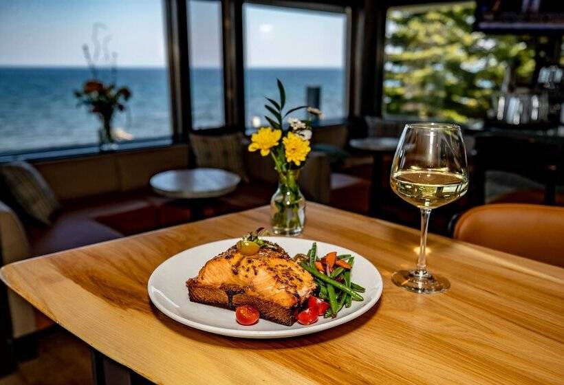 فندق Surfside On Lake Superior