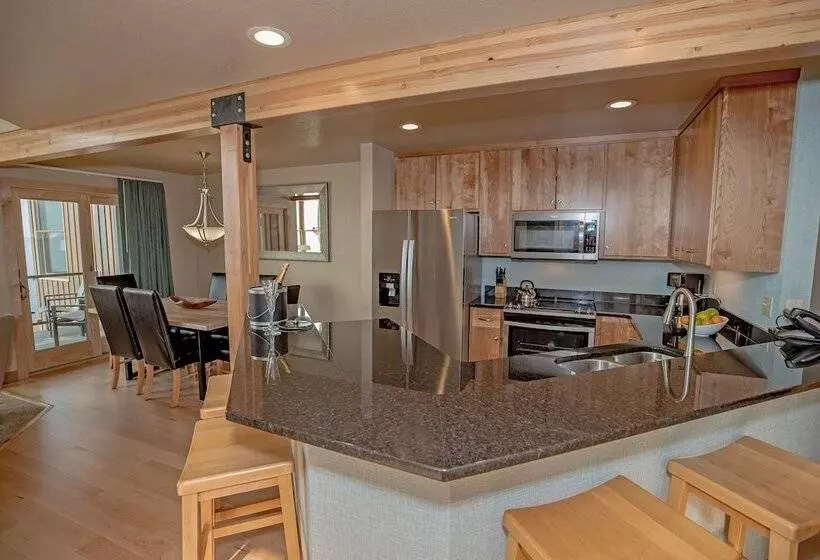 Hotelli Surfside On Lake Superior