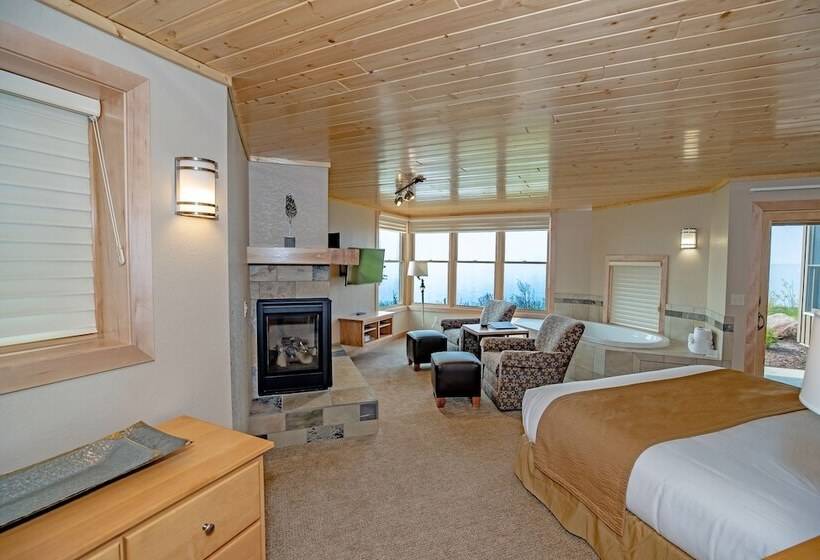 فندق Surfside On Lake Superior