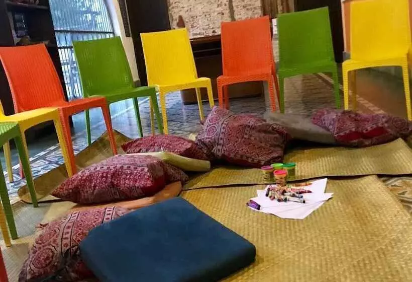La Madrugada Hostel