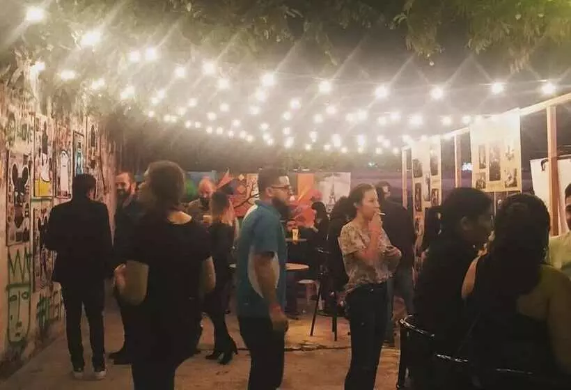 La Madrugada Hostel