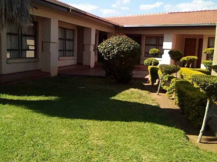 Pension Afro She Guest Lodge