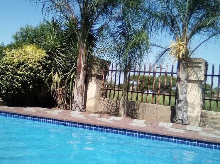 Pension Afro She Guest Lodge