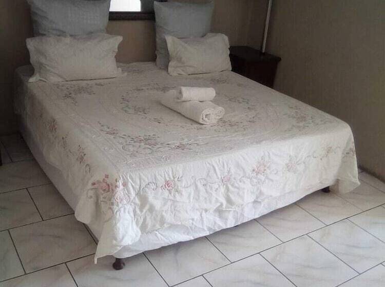 Pension Afro She Guest Lodge