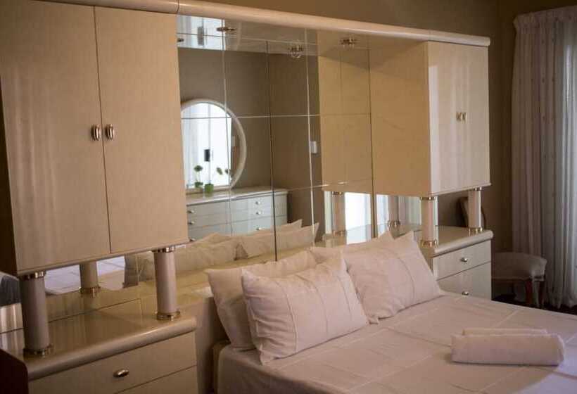 Pension Afro She Guest Lodge