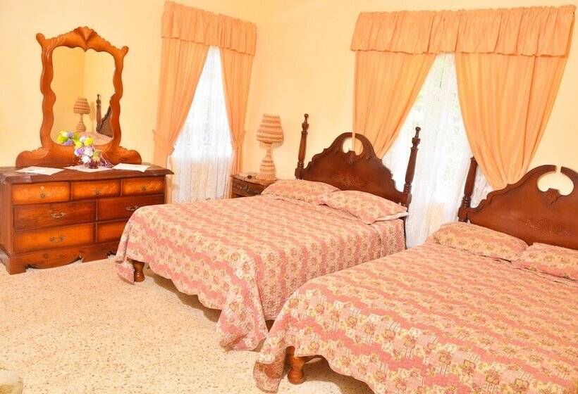 پانسیون Alpha & Omega House