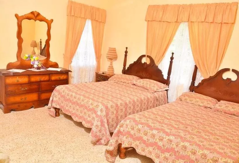پانسیون Alpha & Omega House