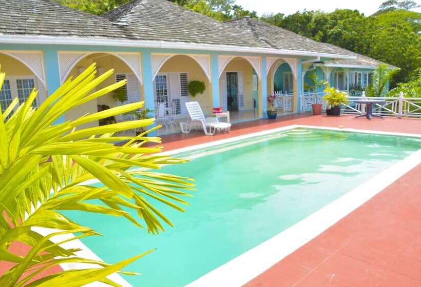 پانسیون Alpha & Omega House