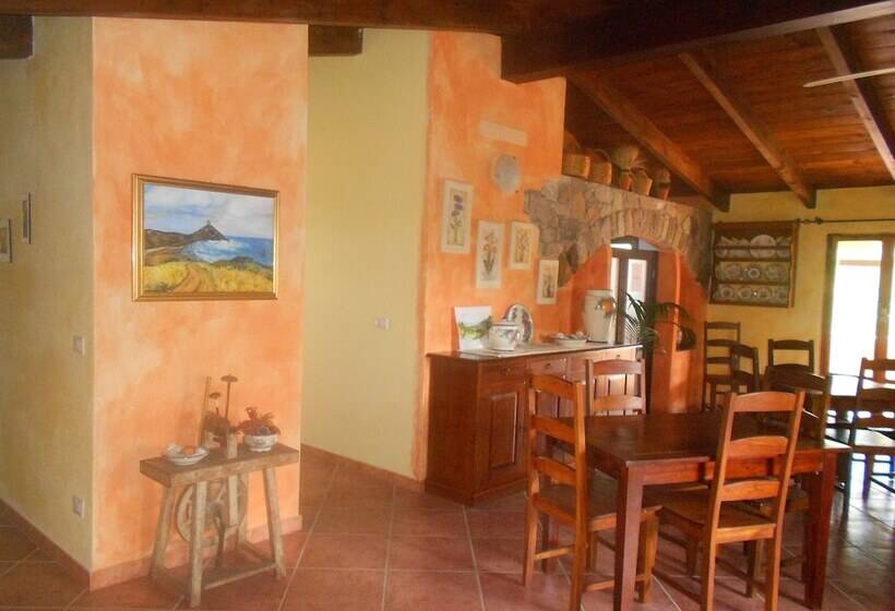 펜션 Fattoria S'imbiligu