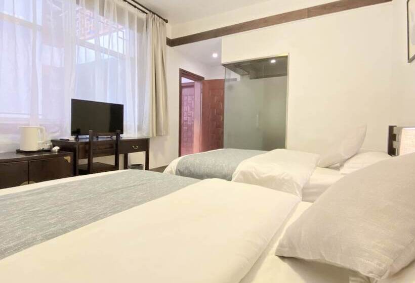 פנסיון Fenghuang Hemu House