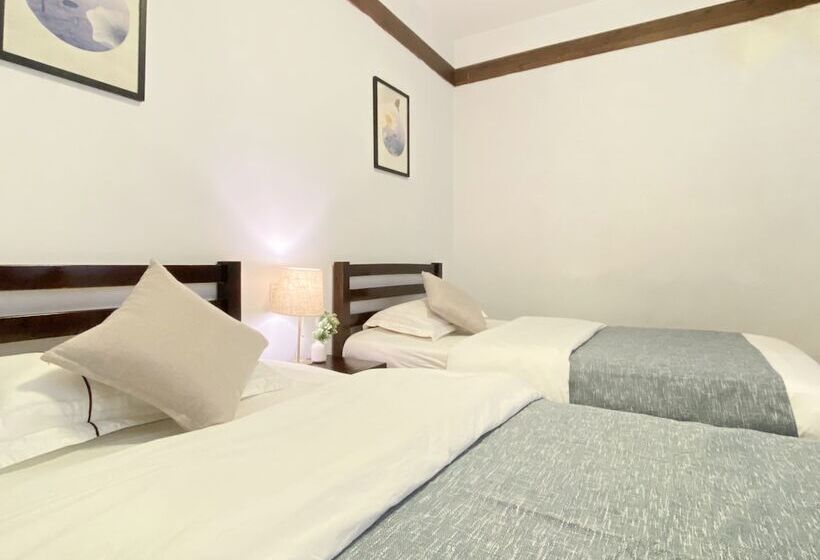 פנסיון Fenghuang Hemu House