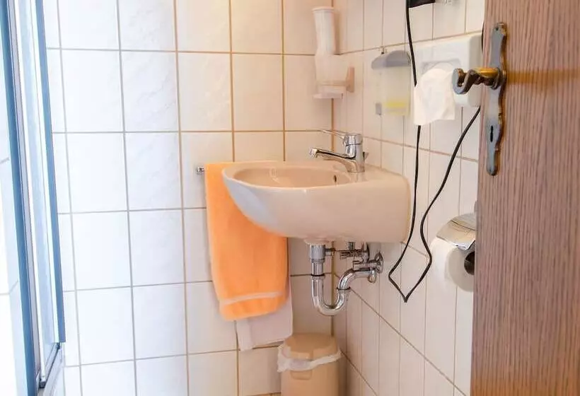 Majatalo Gasthaus Deutscher Jäger