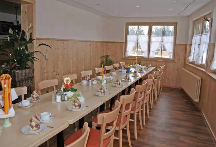 Majatalo Gasthaus Deutscher Jäger