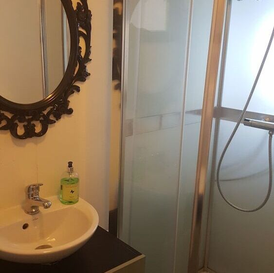 پانسیون Guesthouse Holmur