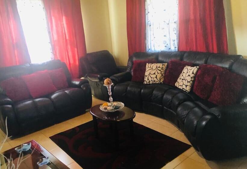 پانسیون Layla's B&b