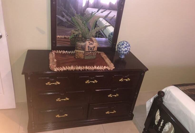 پانسیون Layla's B&b