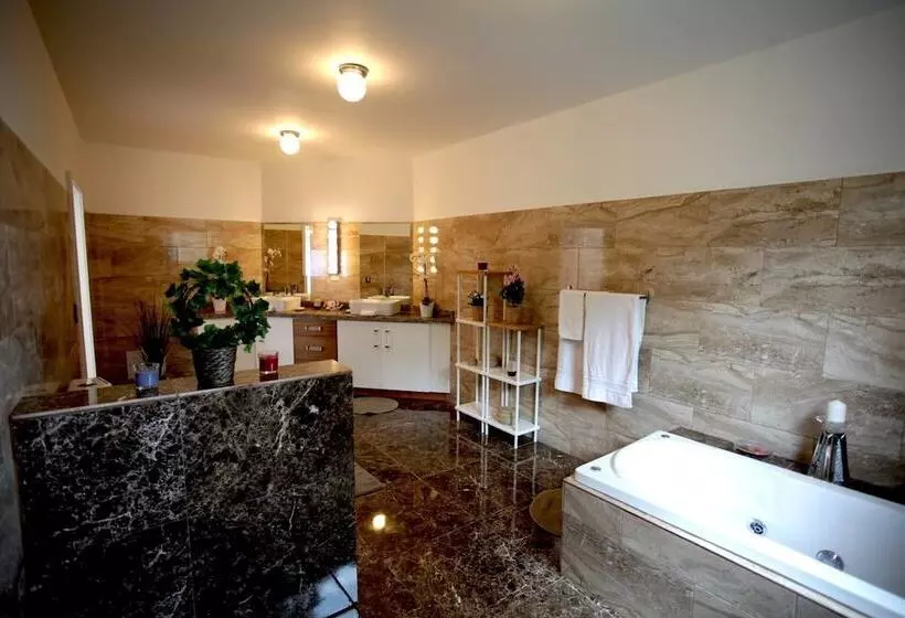 Majatalo Pueblo Checo Czech Guest House