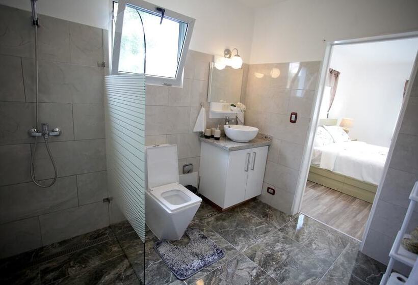 פנסיון Pueblo Checo   Czech Guest House