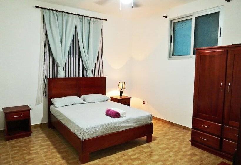 פנסיון Pueblo Checo   Czech Guest House