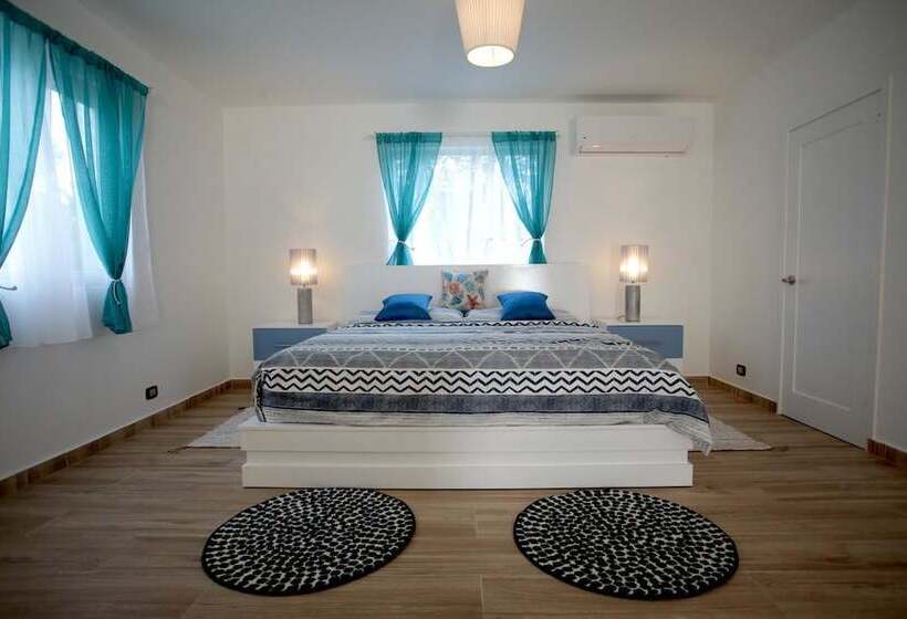 פנסיון Pueblo Checo   Czech Guest House