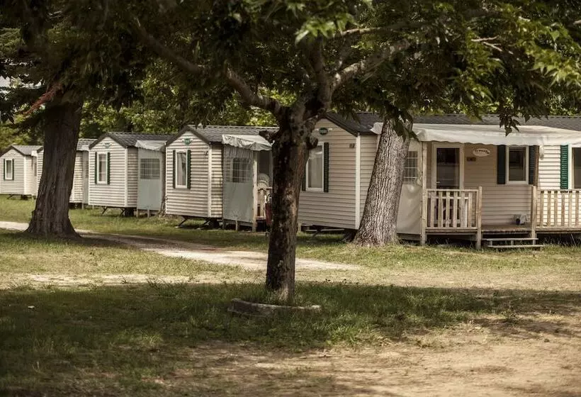 Lomakeskus Village Vacances Passion Les Bris