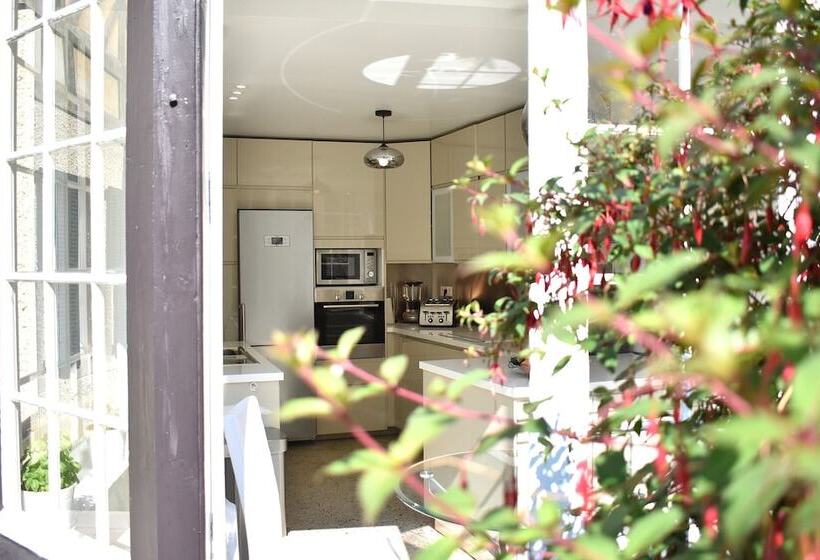 Villa Castel Chambres D Hôtes B&b