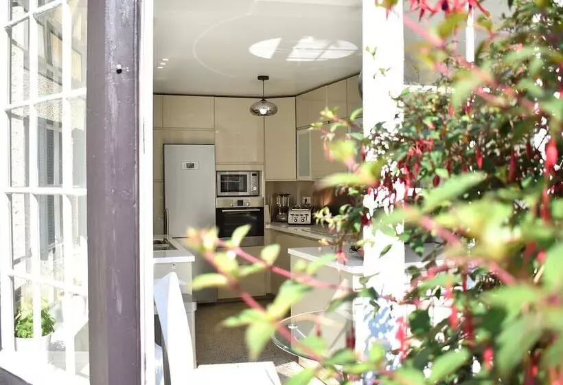 Villa Castel Chambres D Hôtes B&b