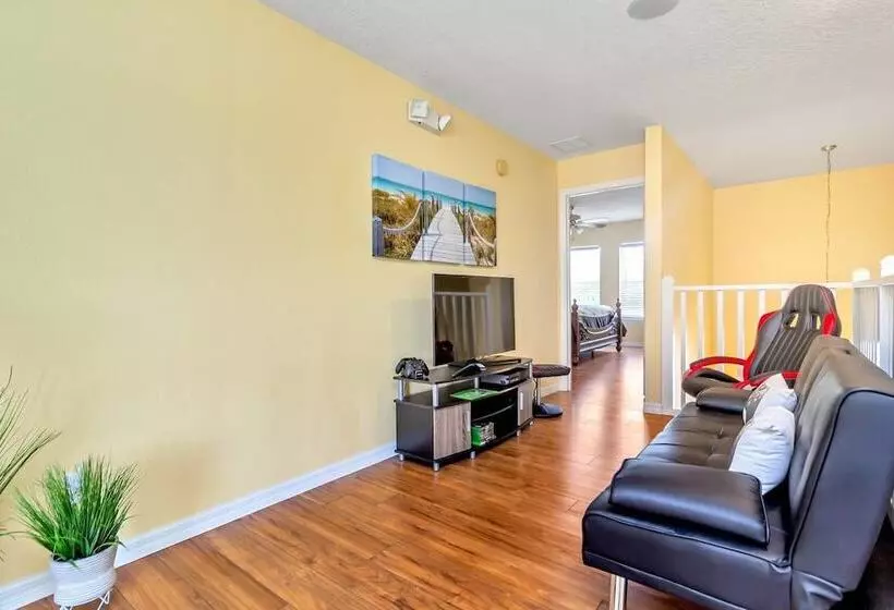Davenport   Spacious 6bd/5.5ba Pool Home #6av151