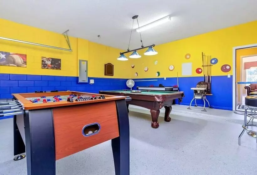 Davenport   Spacious 6bd/5.5ba Pool Home #6av151