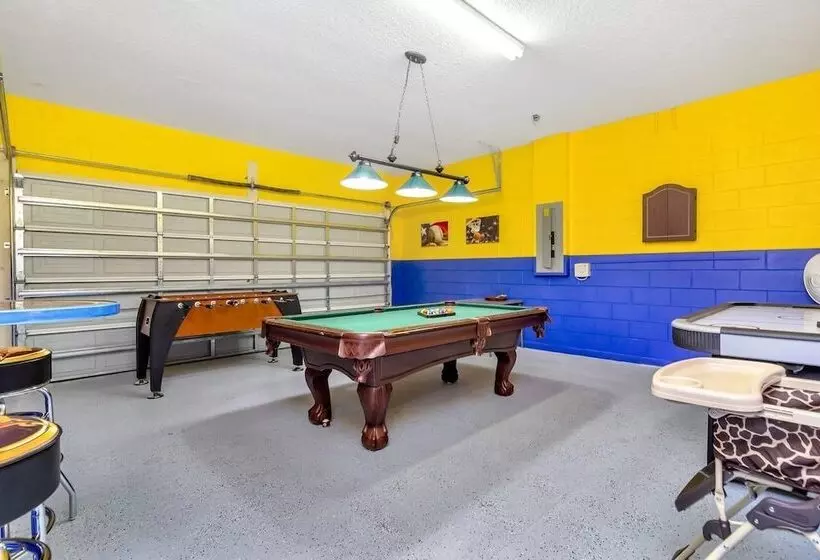 Davenport   Spacious 6bd/5.5ba Pool Home #6av151